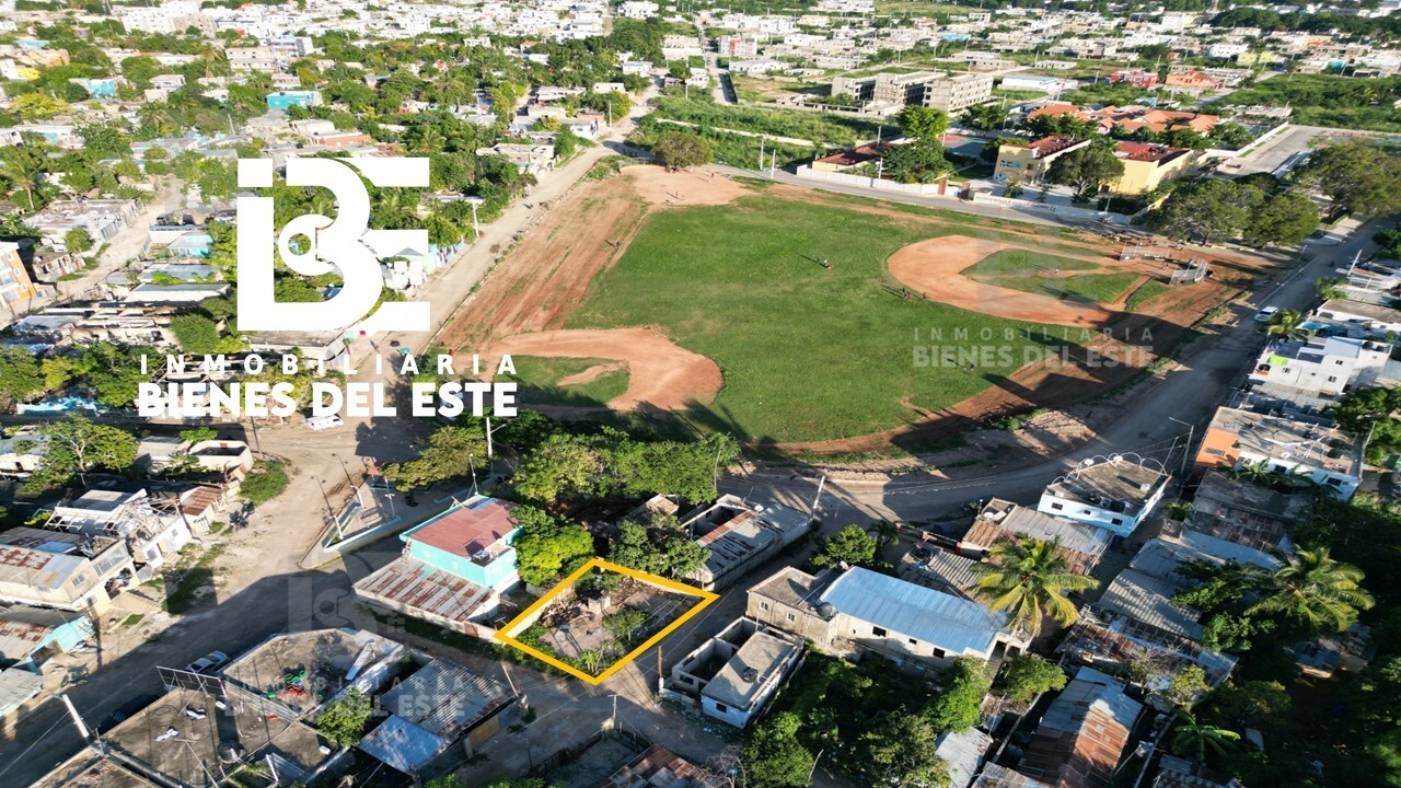 solares y terrenos - Se Vende Economico Terreno de Esquina en El Brisal 1