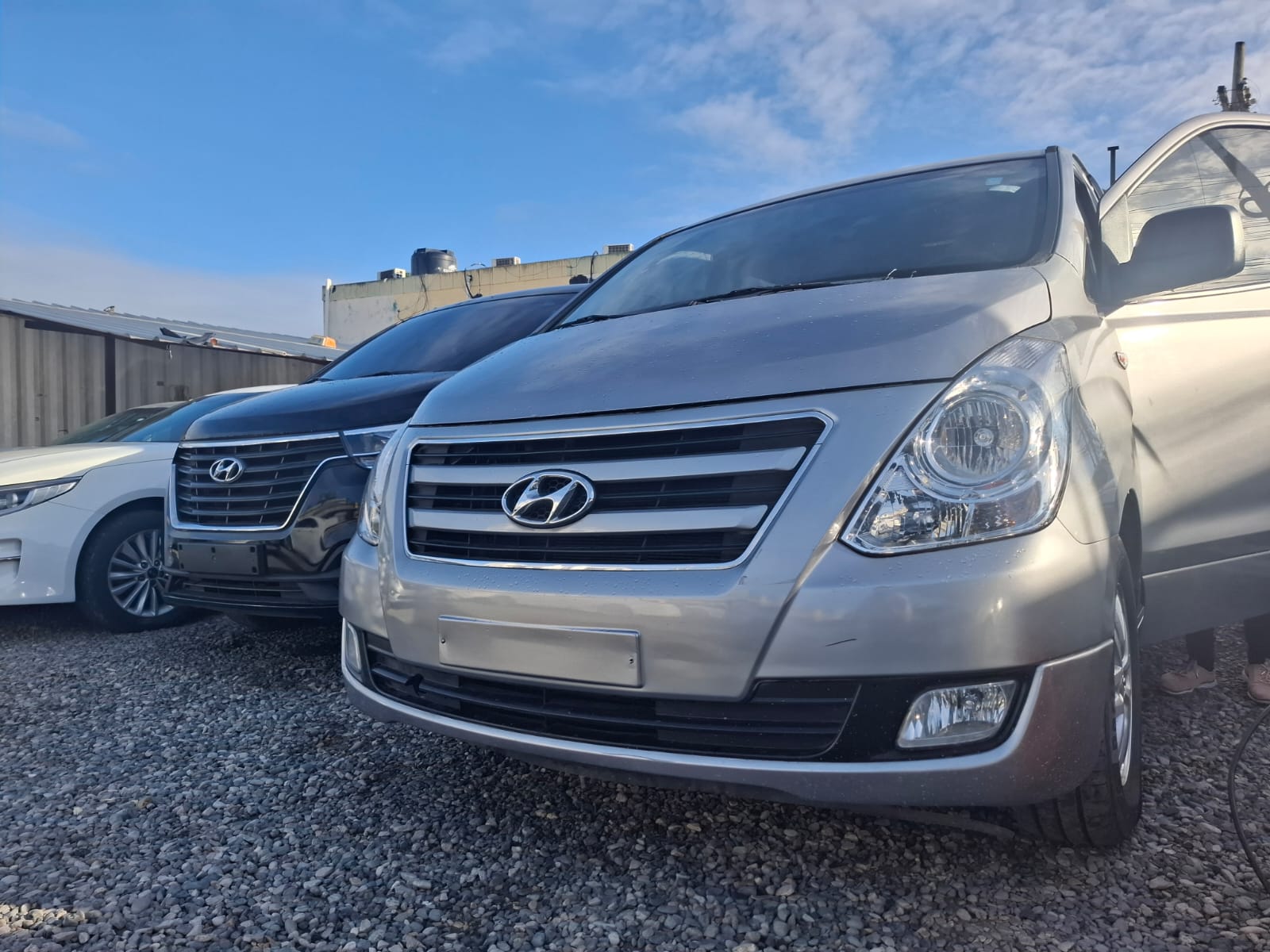 jeepetas y camionetas - HYUNDAI GRAND STAREX 2018 1