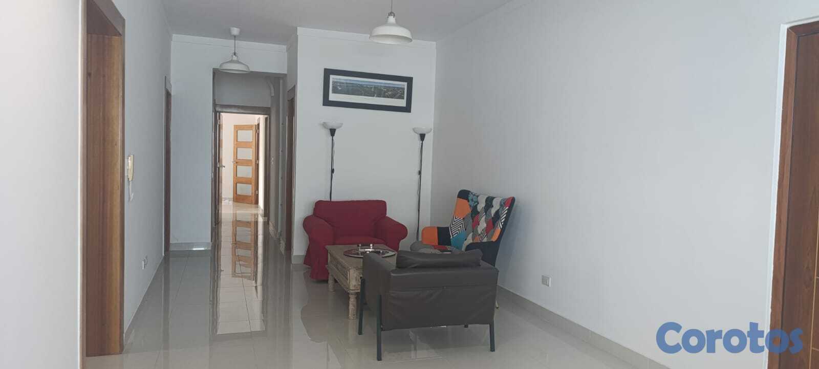 apartamentos - Renacimiento amplio apartamento bien decorado 2