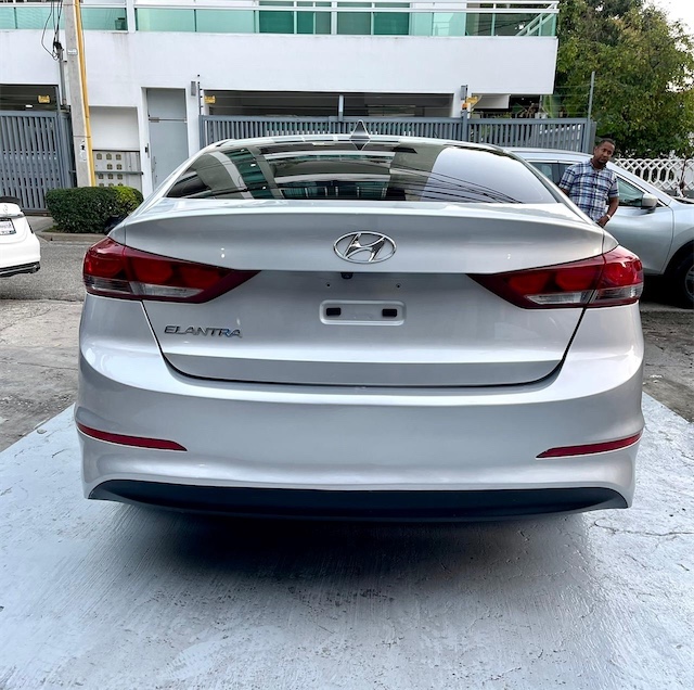 carros - Hyundai Elantra SEL 2018 4