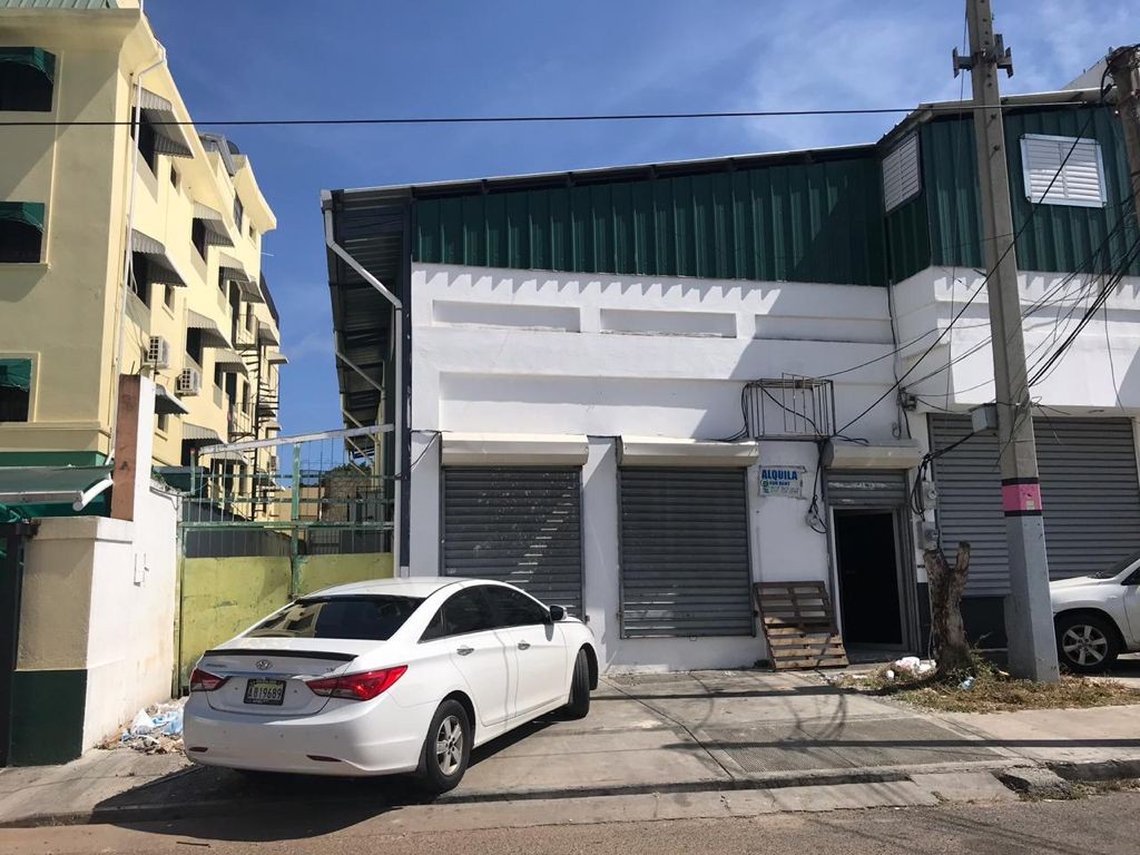 oficinas y locales comerciales - Local para Inveraion  1er piso de 474 mts en Santiago de los Caballeros 0