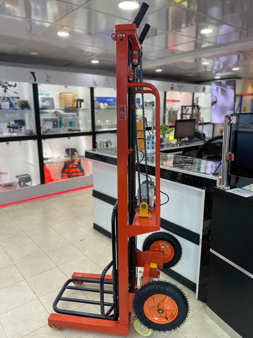 equipos profesionales - Montacargas grua Carretilla de 3 metros de elevacion electrico de 200KG 3