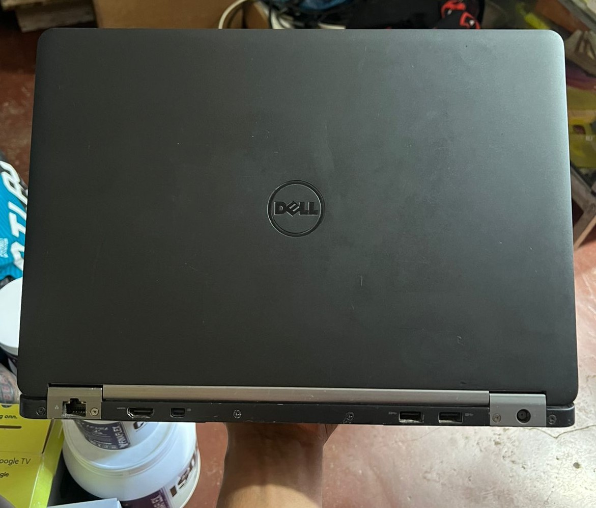 computadoras y laptops - Dell Latitude 14 i7 6tagen 256gb 20gbram 1M Garant 1