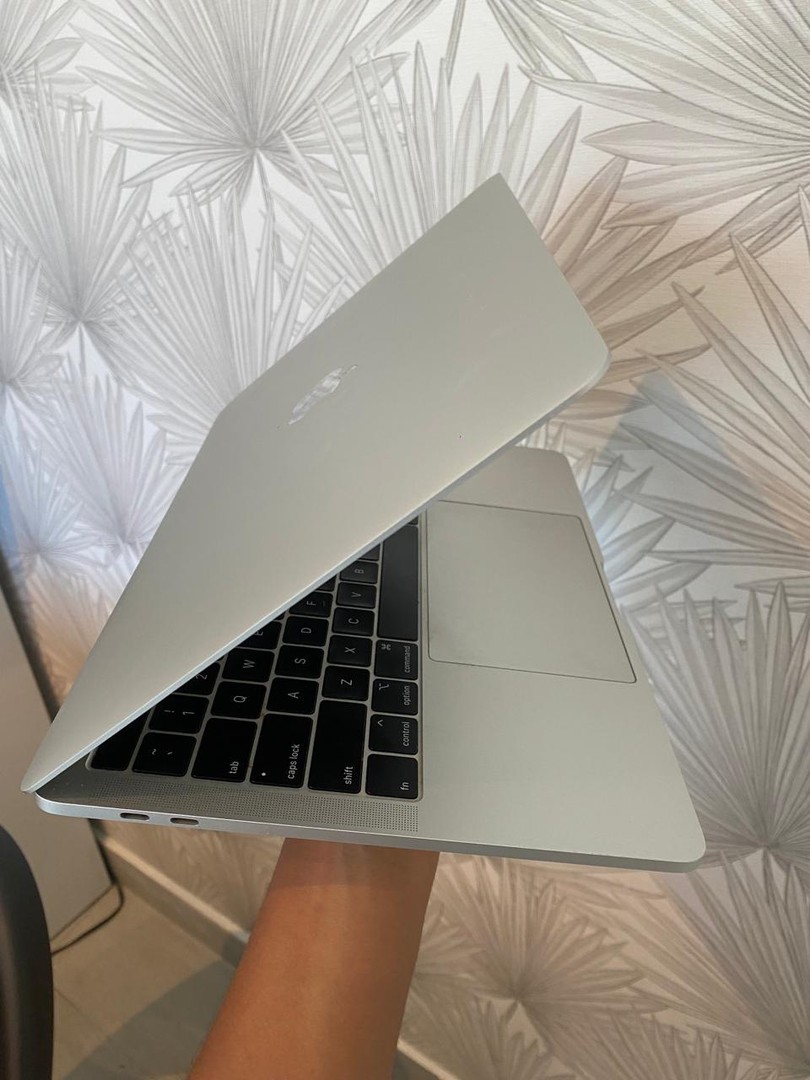 computadoras y laptops - Mackbook Pro 13"  2019 