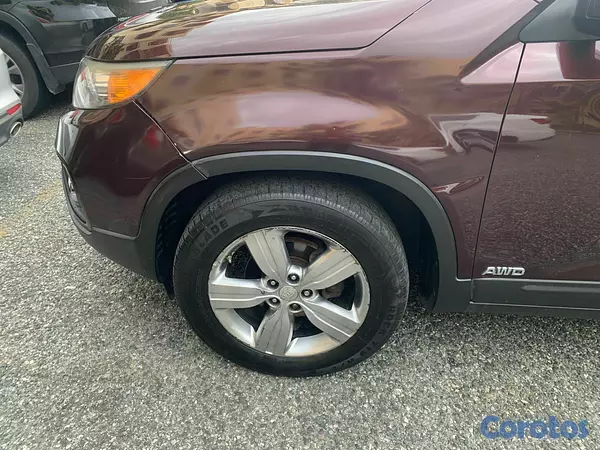 jeepetas y camionetas - Kia Sorento EX 2012 RD$ 480,000 4