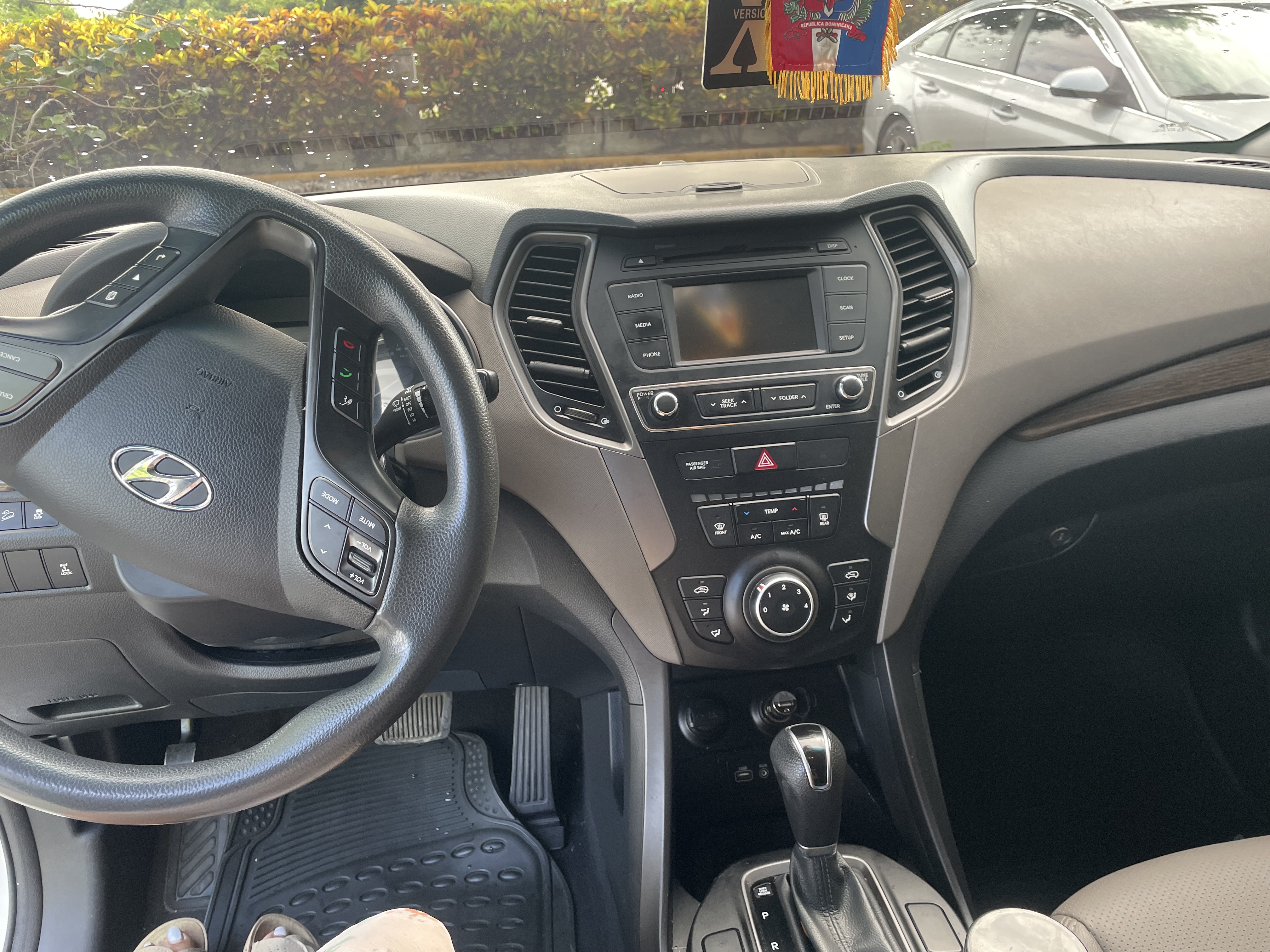 jeepetas y camionetas - Santa Fe 2018 $14,600 4