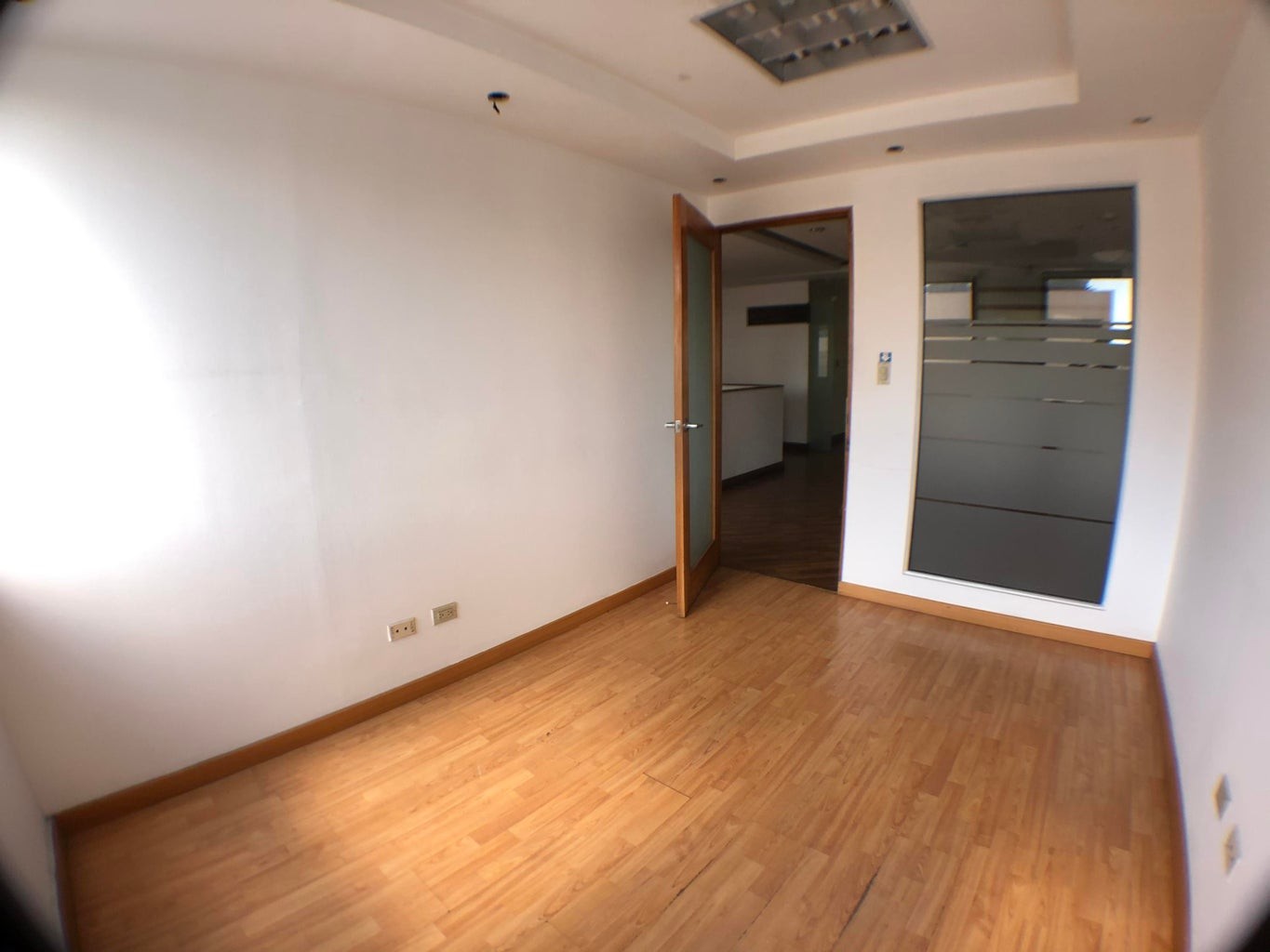 oficinas y locales comerciales -  local para oficina con divisiones para áreas de trabajo, oficinas, etc 9