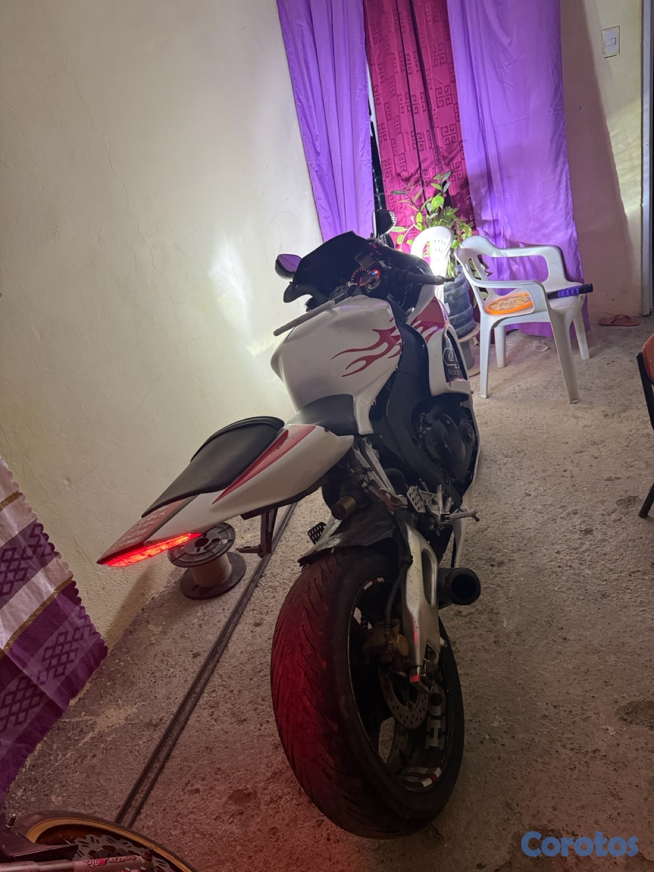 motores y pasolas - honda cbr 1000rr 2006 blanca  2