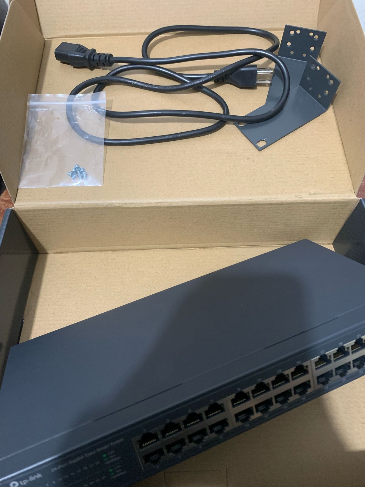 accesorios para electronica - Tp-link Tl-SG1024DE24-port managed smart Switch  4