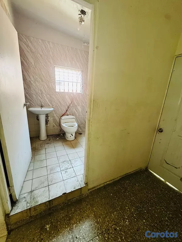 oficinas y locales comerciales - CASA PARA FINES COMERCIALES  9