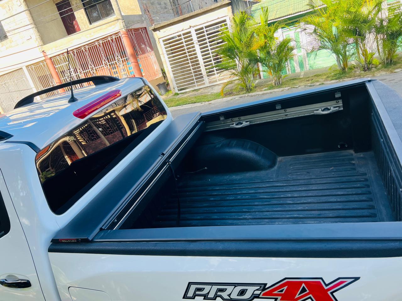 jeepetas y camionetas - Nissan frontier pro x 2022 6