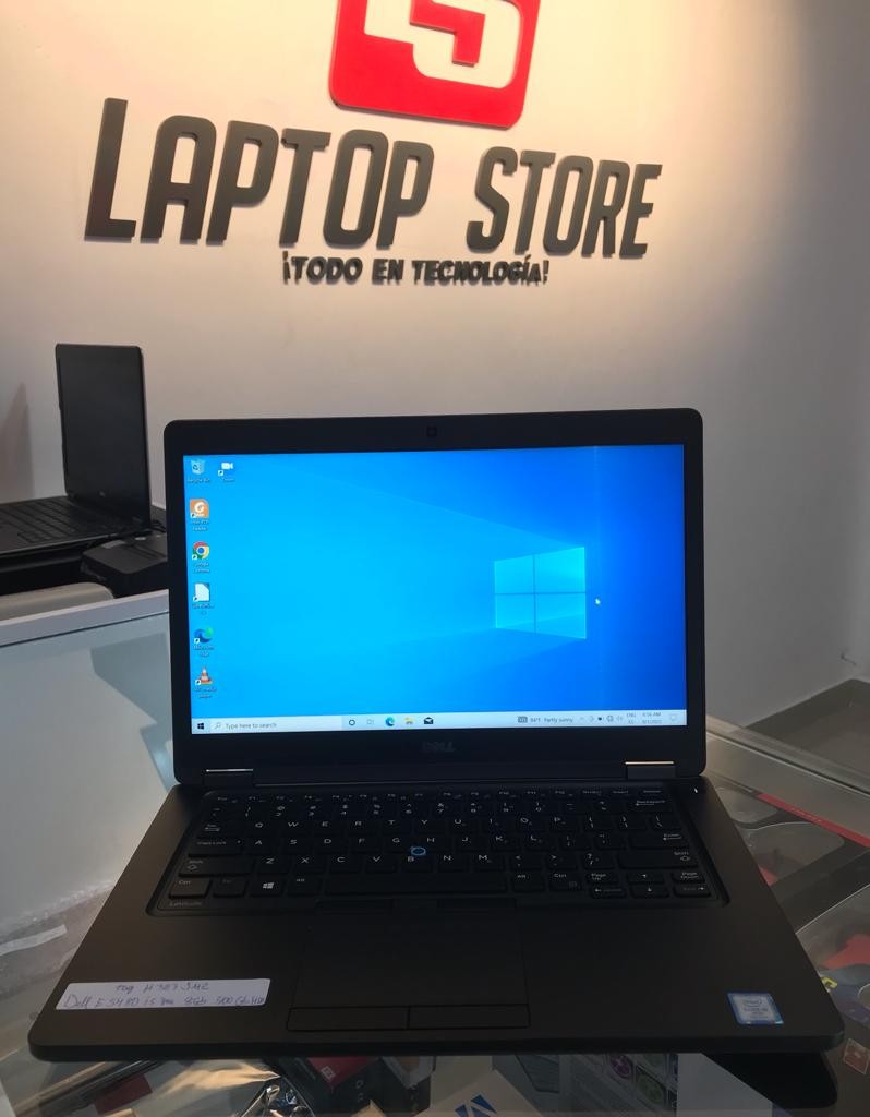 Laptop Dell LatitudeE 5480 Core i5 7th 8GBRAM 500 GB HDD Windows 10 instalado.
