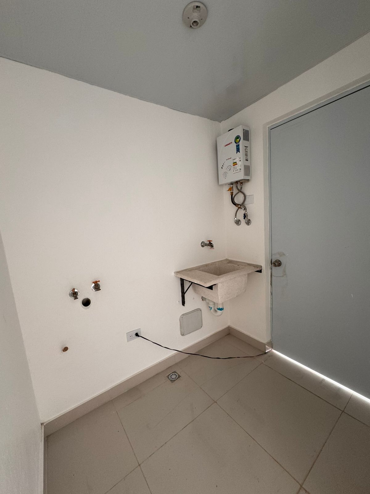 apartamentos - Venta de Apartamento en Reparto los tres ojos 7