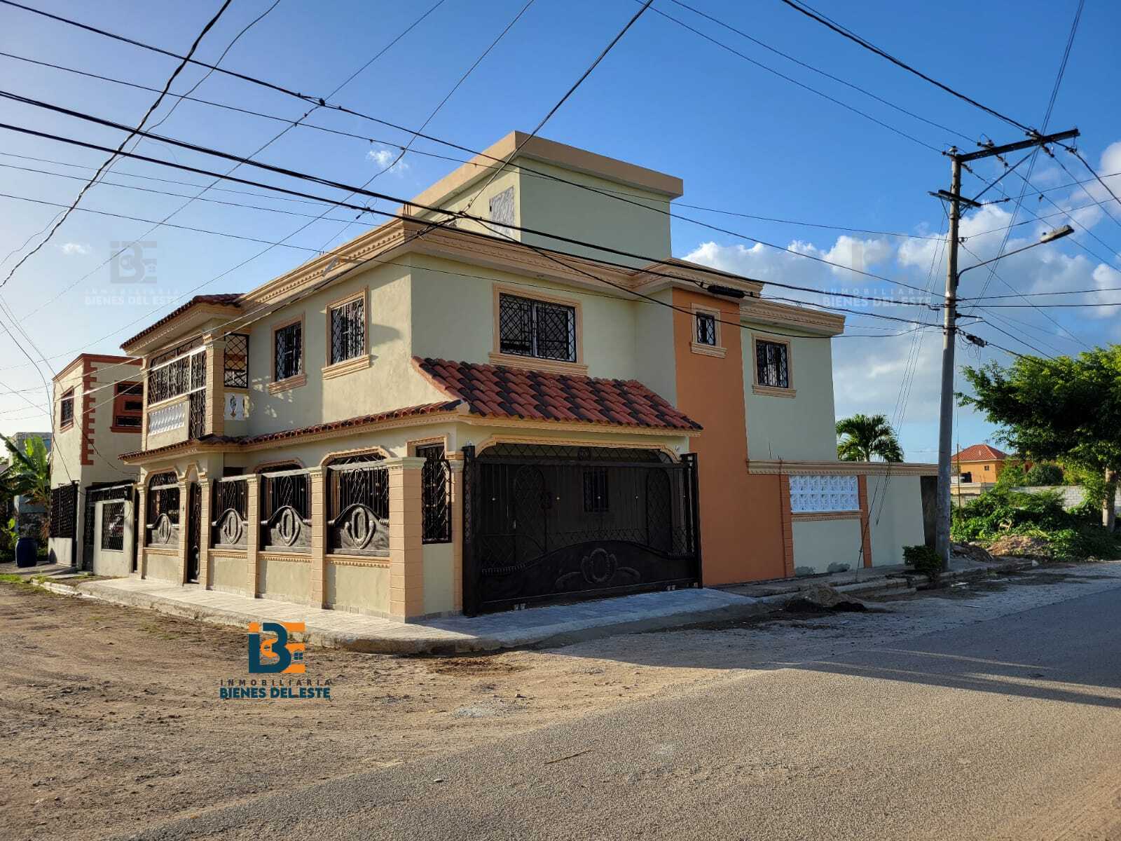 casas - SE Renta Casa Ubicado en El Residencial Naime, SPM