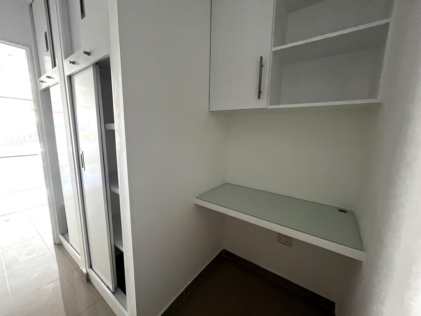 oficinas y locales comerciales - Local Comercial En Alquiler En Piantini Segundo Nivel 46mts2 5