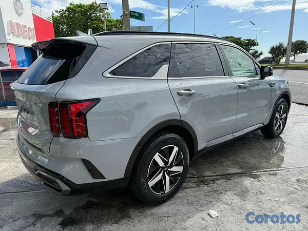 jeepetas y camionetas - Kia Sorento EX 2022 8