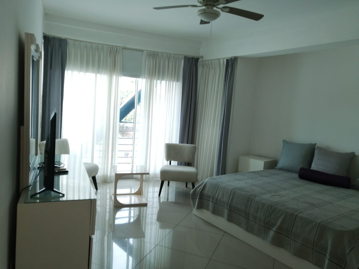 apartamentos - Alquiler: Apartamento 3 habs, amueblado, equipado con linea blanca, Serralles. 
