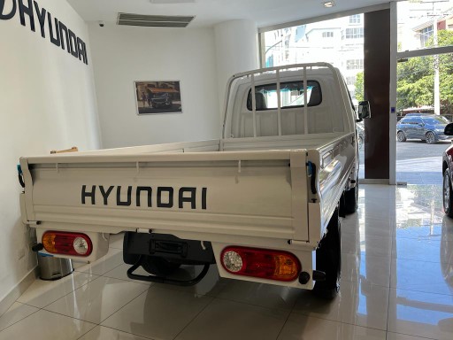 camiones y vehiculos pesados - Hyundai H100 2023 2