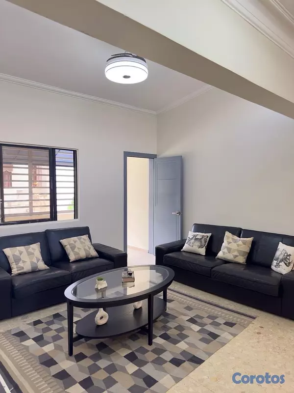 casas - vendo espectacular casa en la castellana 4 habitaciones con baño piscina jacuzzi 10