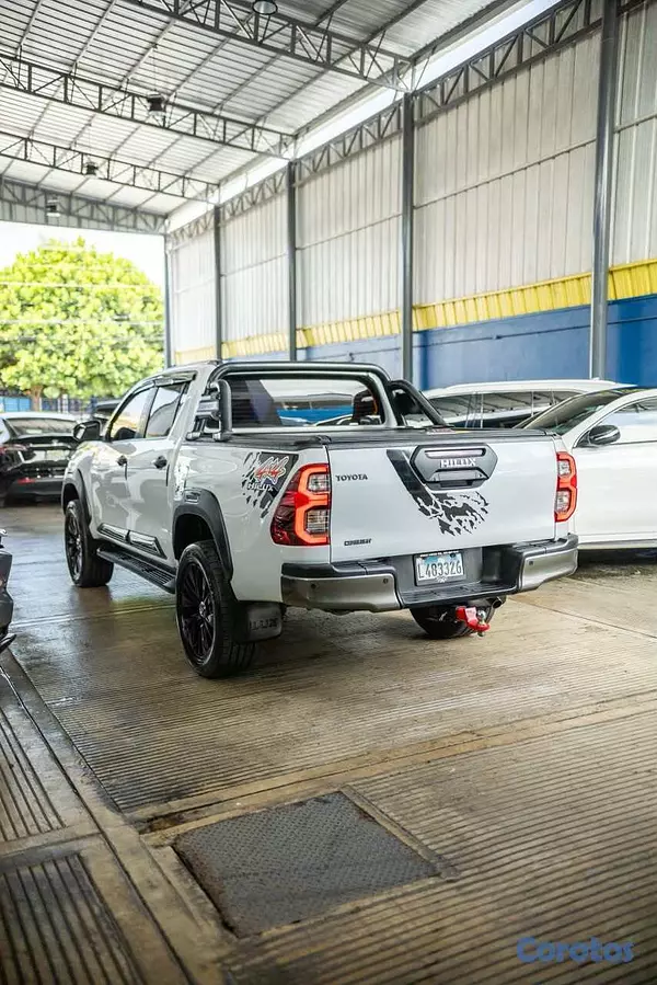 jeepetas y camionetas - Toyota Hilux Conquest 2023 Impecable  4