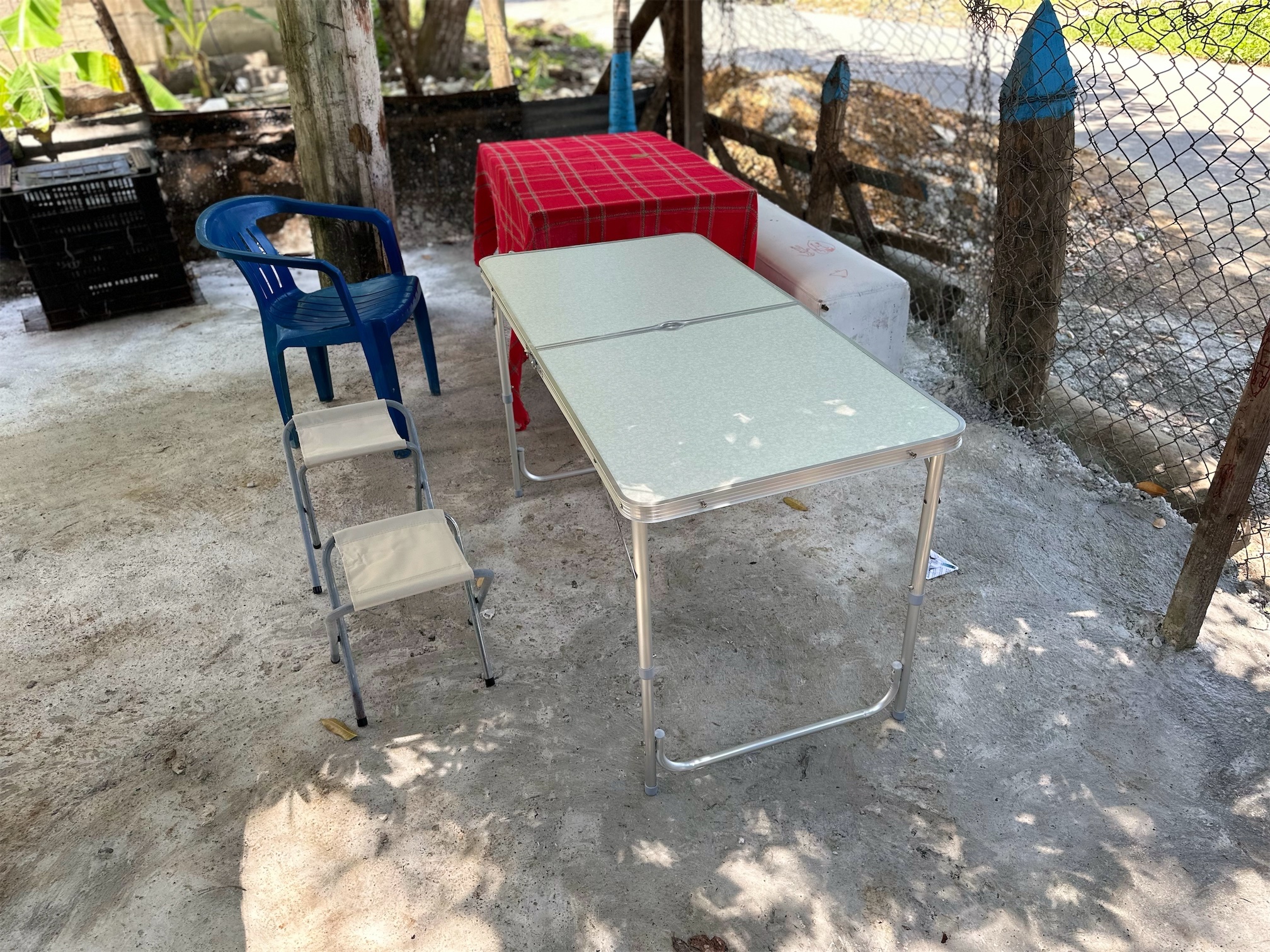 herramientas, jardines y exterior - Juego de mesa plegable para el exterior con 4 sillas blanquito super resistente. 5