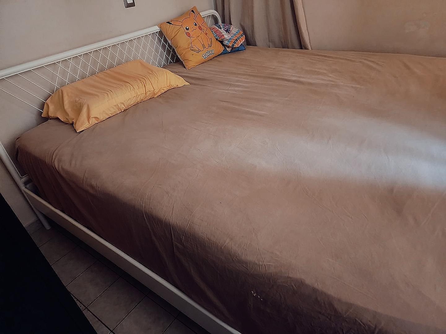 muebles y colchones - ¡Oportunidad Única! Cama King IKEA Colchón Sealy Doble Pillow Top