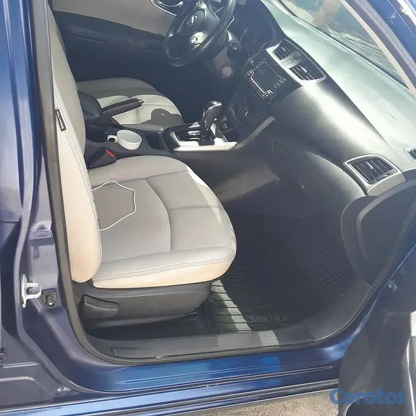carros - Nissan Sentra SV 2018 en Piel 7