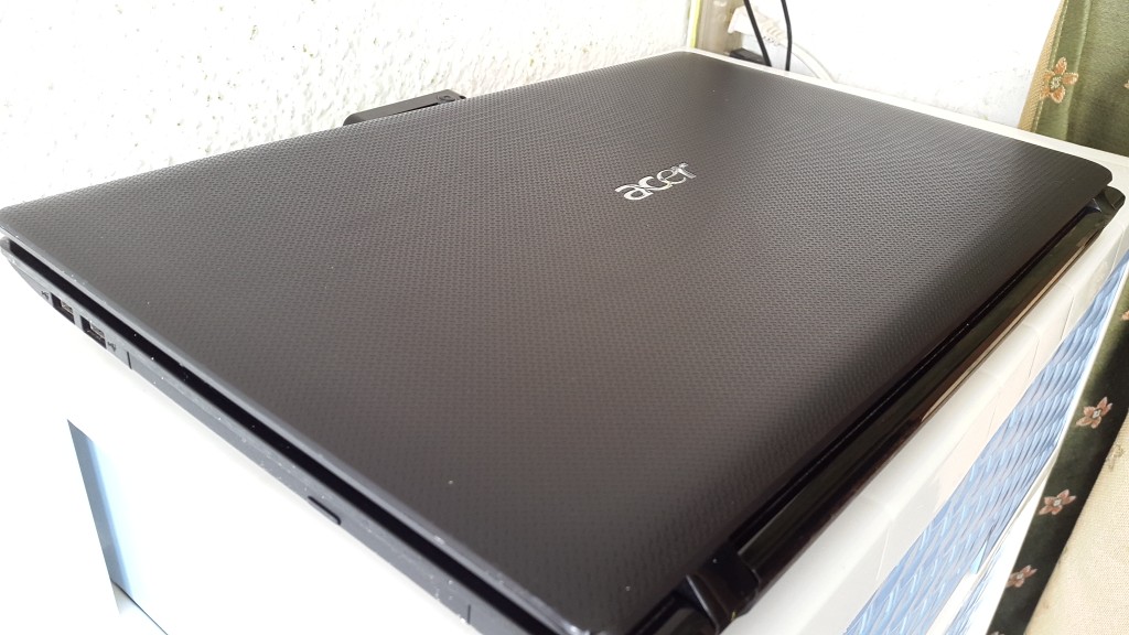 computadoras y laptops - Acer Aspire 17 Pulg Core i3 Ram 4gb Disco 128gb nVidea Gt 525 1gb Dedicada 2