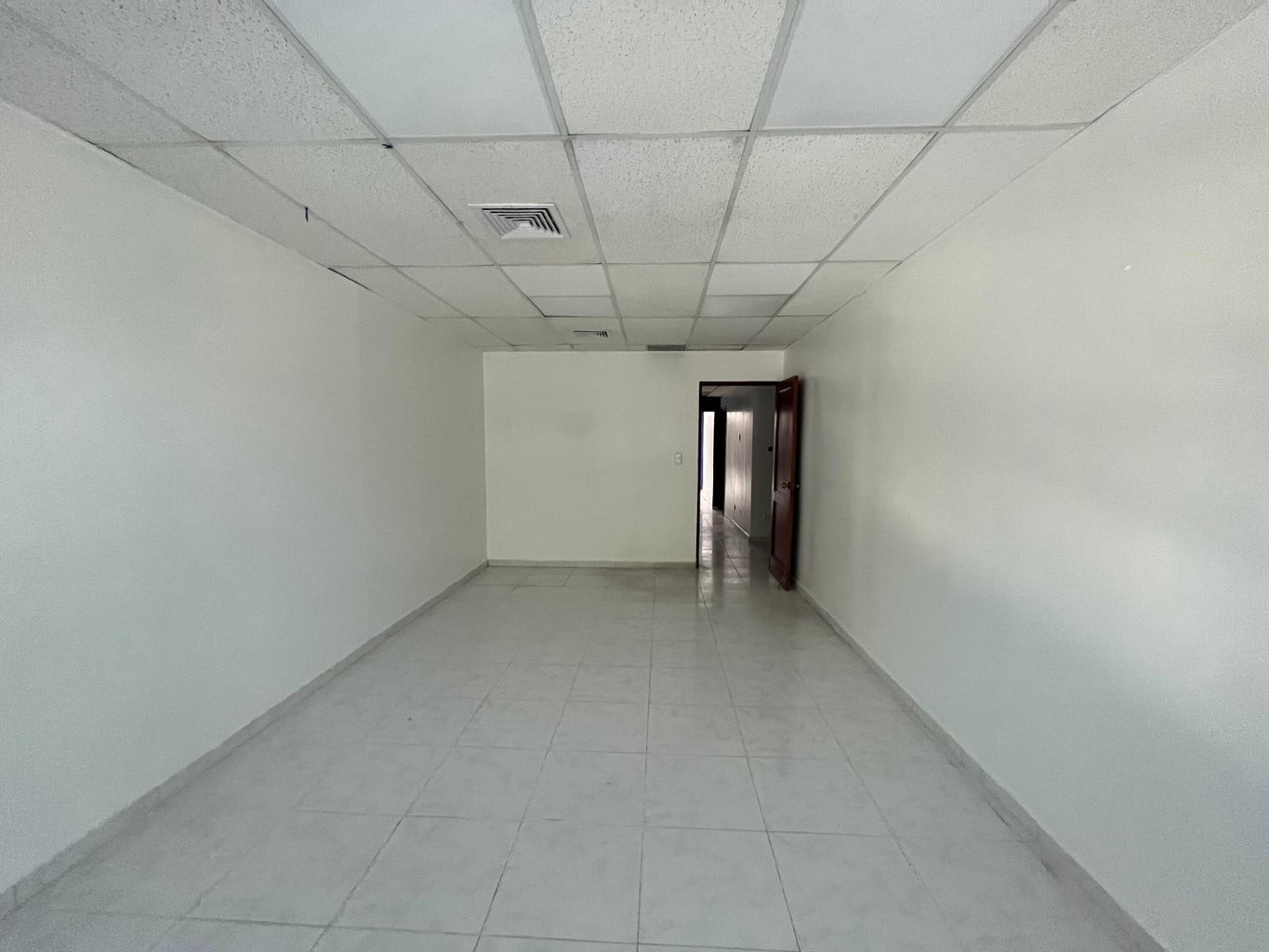 oficinas y locales comerciales - Local Comercial en Alquiler La Julia 5