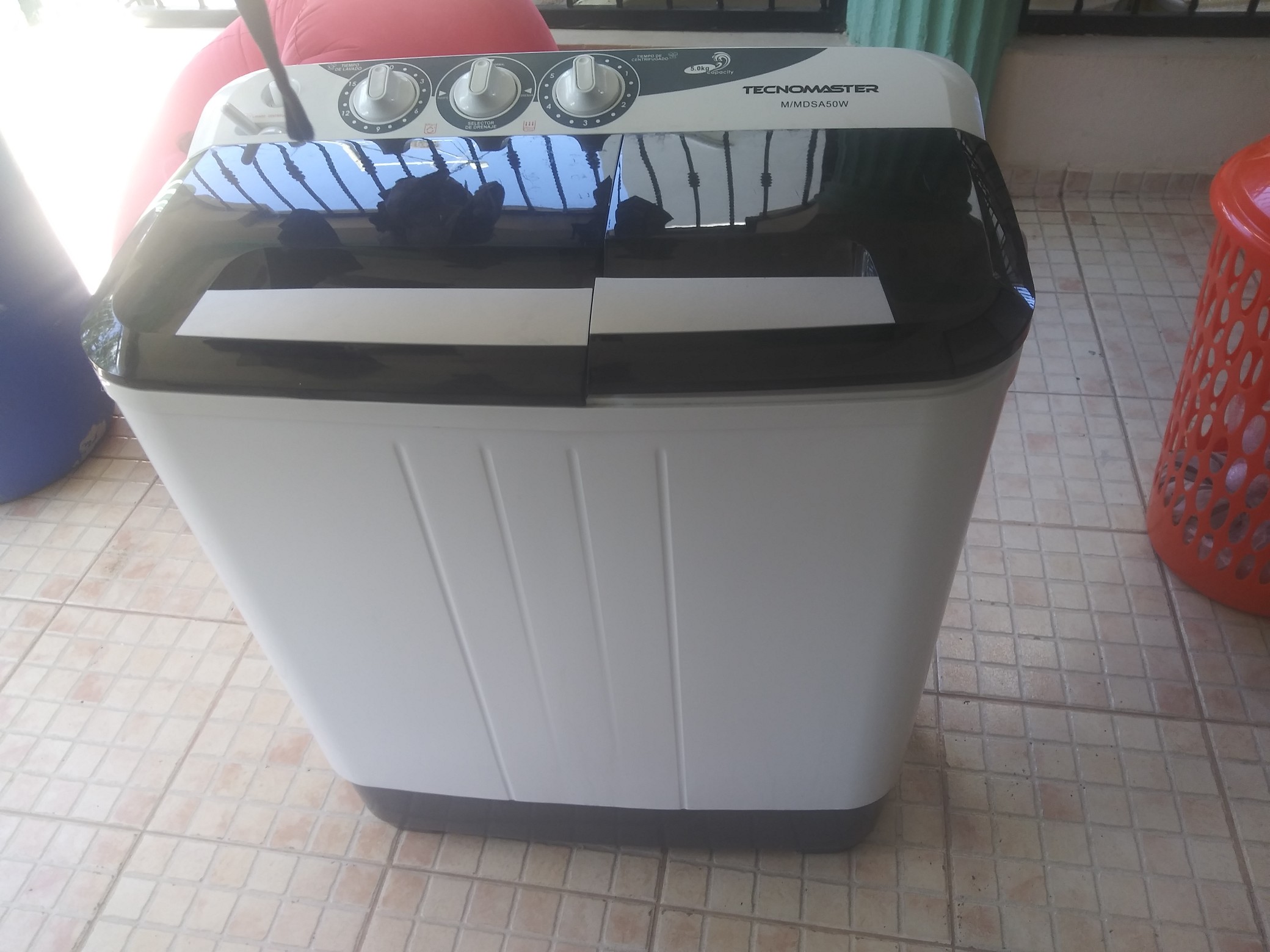 lavadora tecnomaster casi nueva de 11 libra