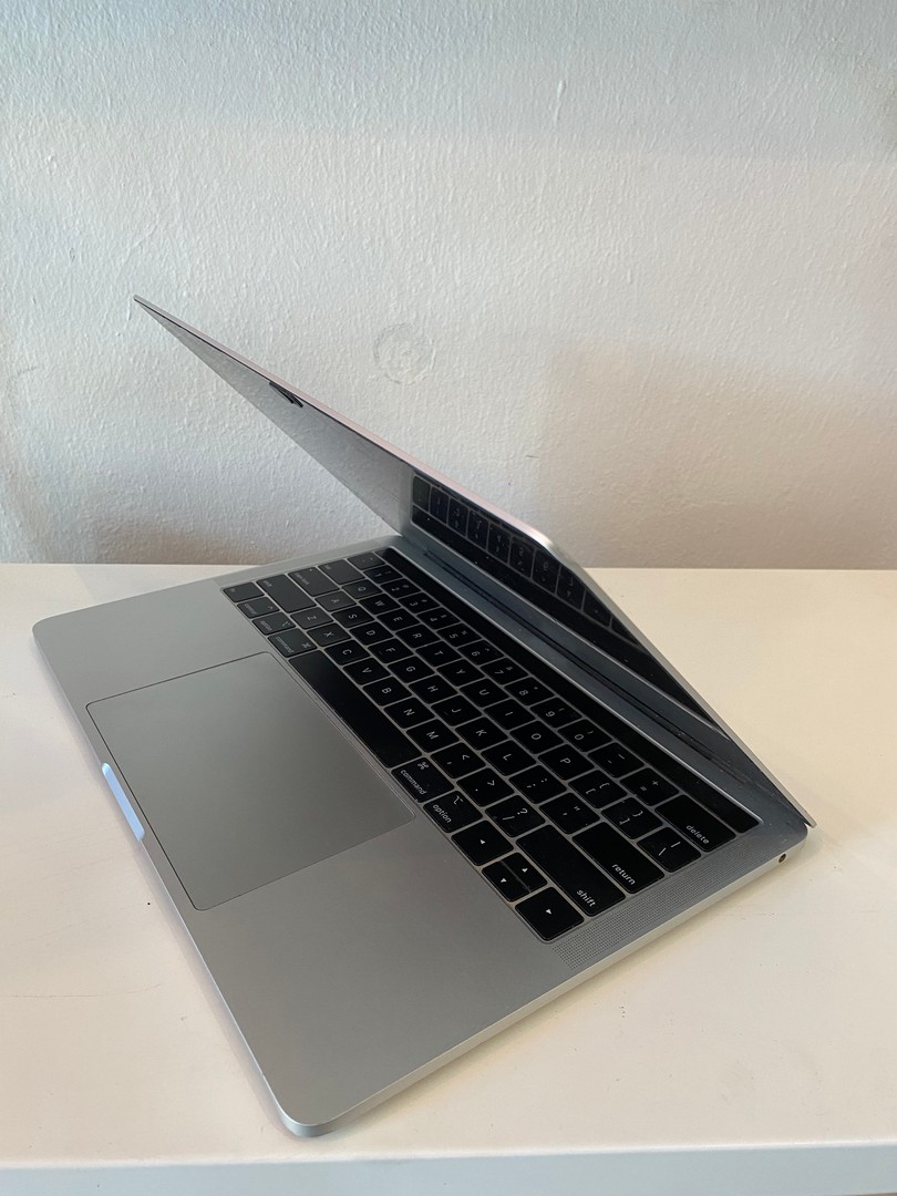 computadoras y laptops - Mackbook Pro 13"  2019  2