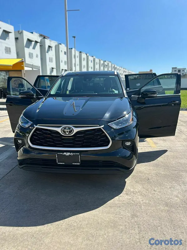 jeepetas y camionetas - Vendo Toyota Highlander xle 2022, recién importada. 3