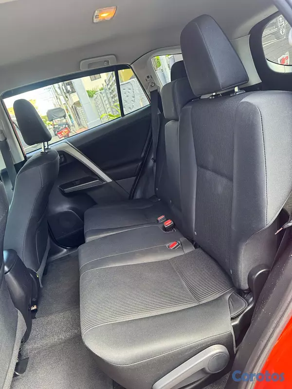 jeepetas y camionetas - Toyota rav4 LE 4x4 2016 8