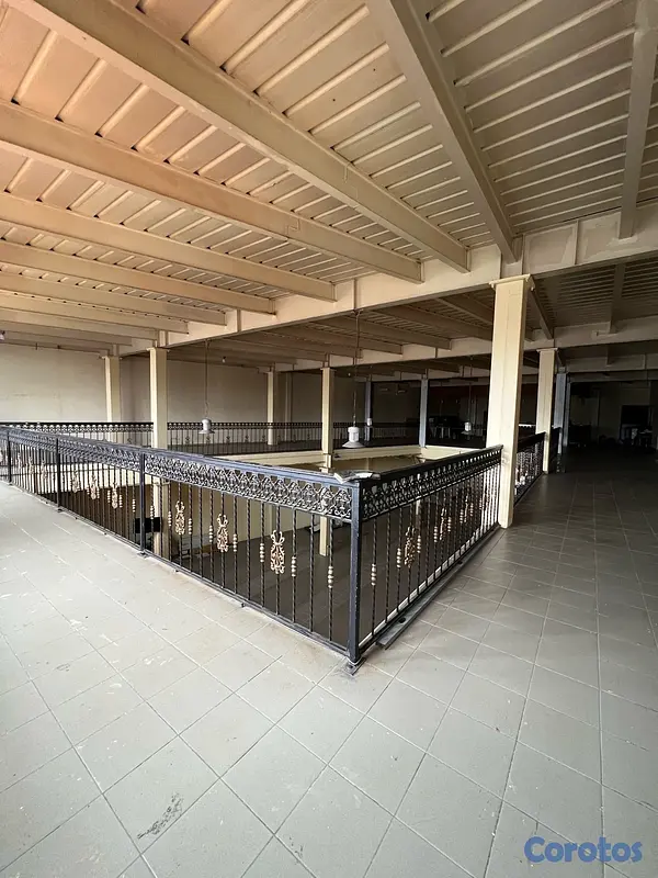 oficinas y locales comerciales - Local comercial de dos niveles con estructura de hormigón armado NAGUA 2