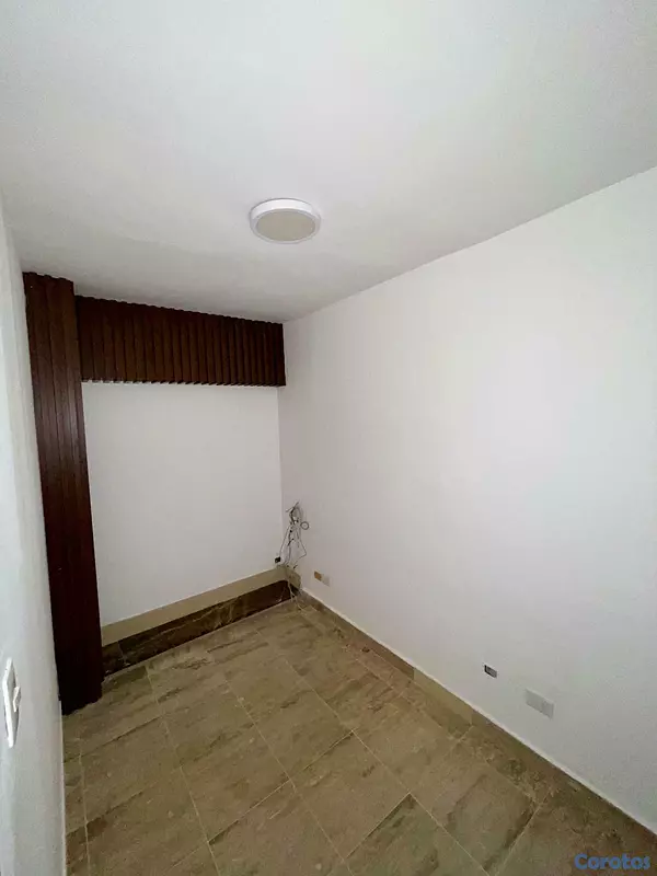 oficinas y locales comerciales - SE ALQUILA LOCAL COMERCIAL – EVARISTO MORALES 6