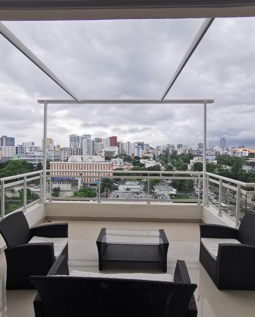 penthouses - Vendo Ph Gazcue tres habitaciones 3.5 baños dos parqueos terraza servicio piso 8