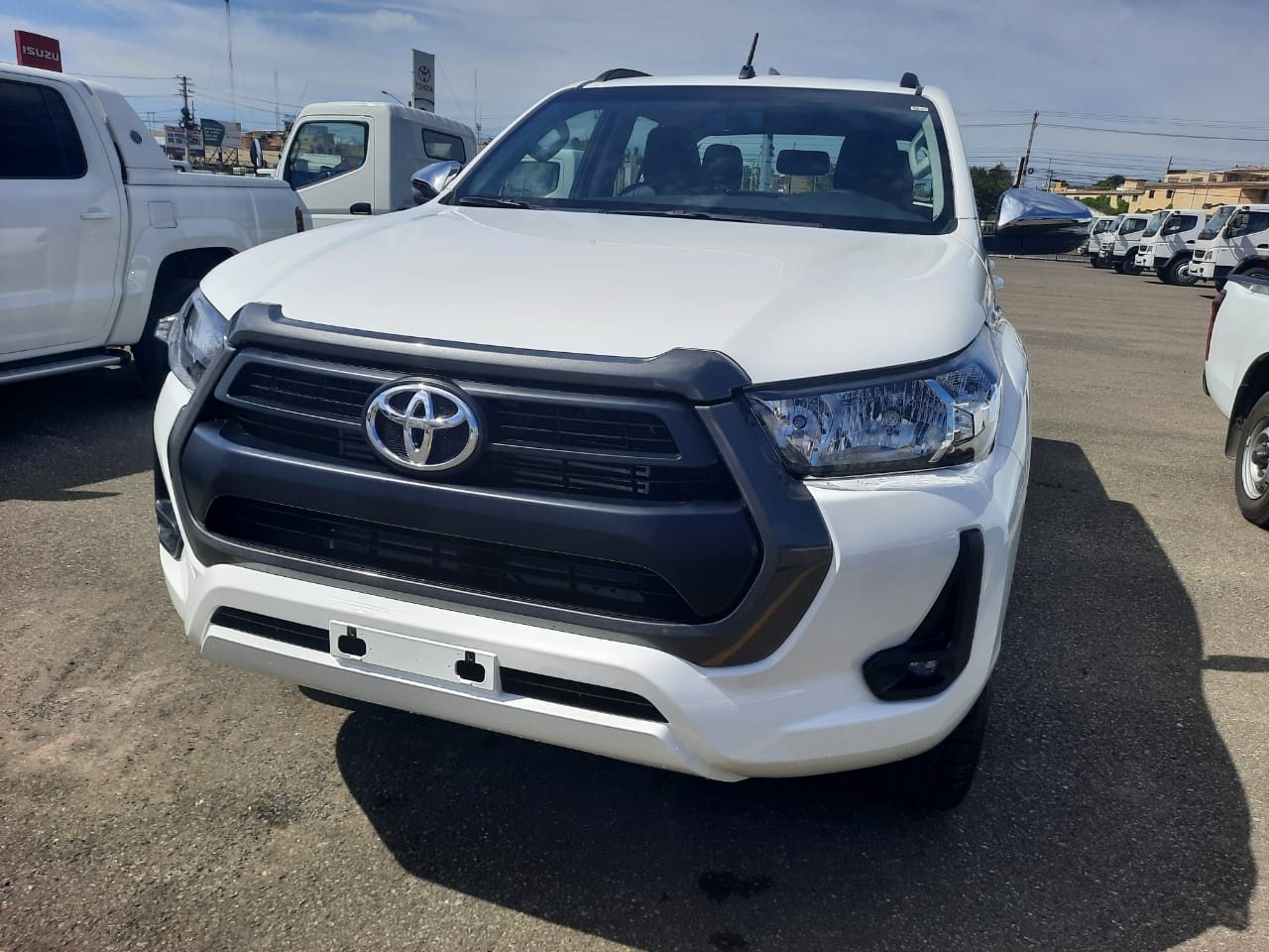 jeepetas y camionetas - Toyota Hilux mecánica 4x4. 2022
