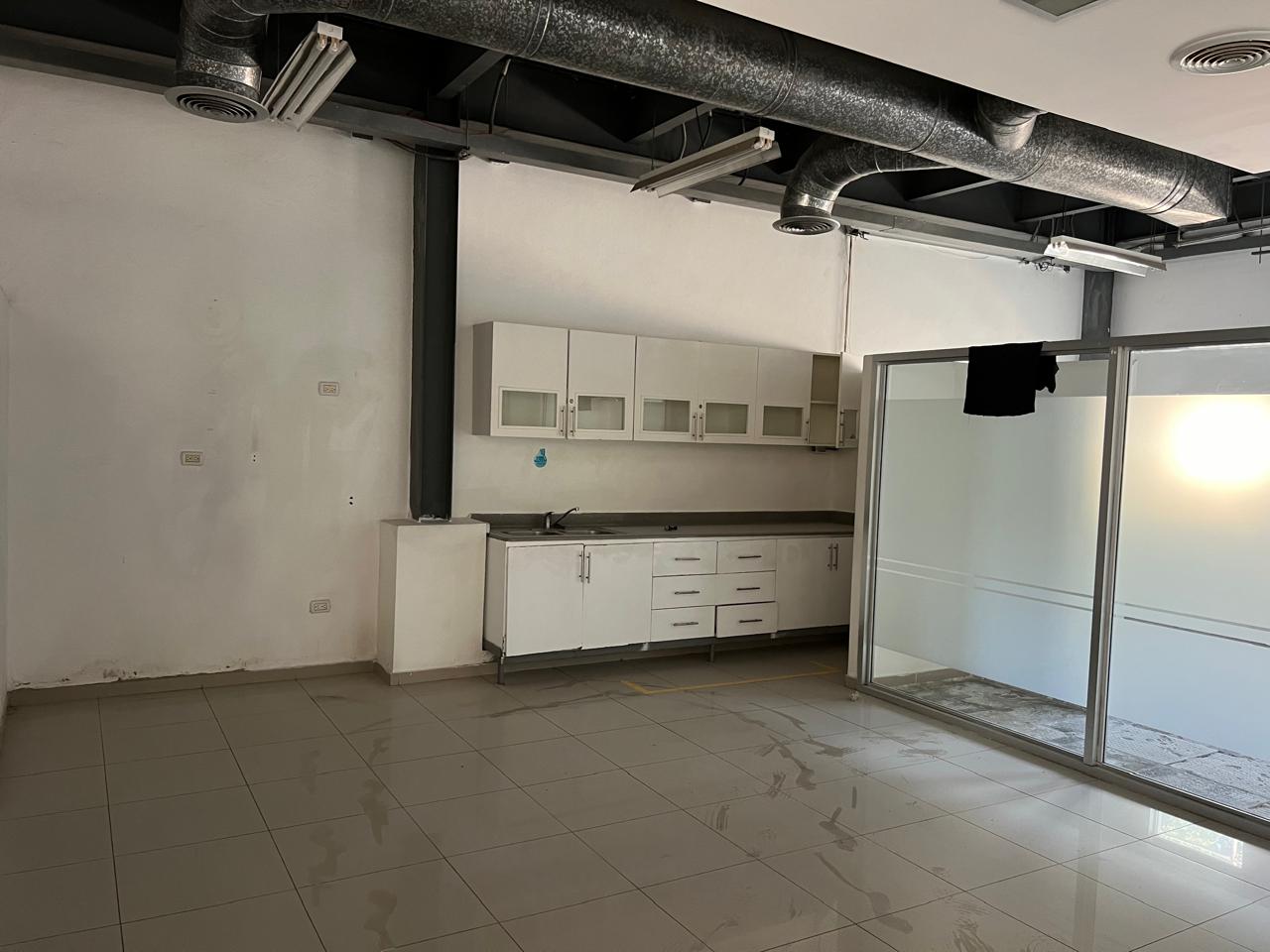 oficinas y locales comerciales - Alquilo Nave 1,038 Mts en Santiago de los caballer 5