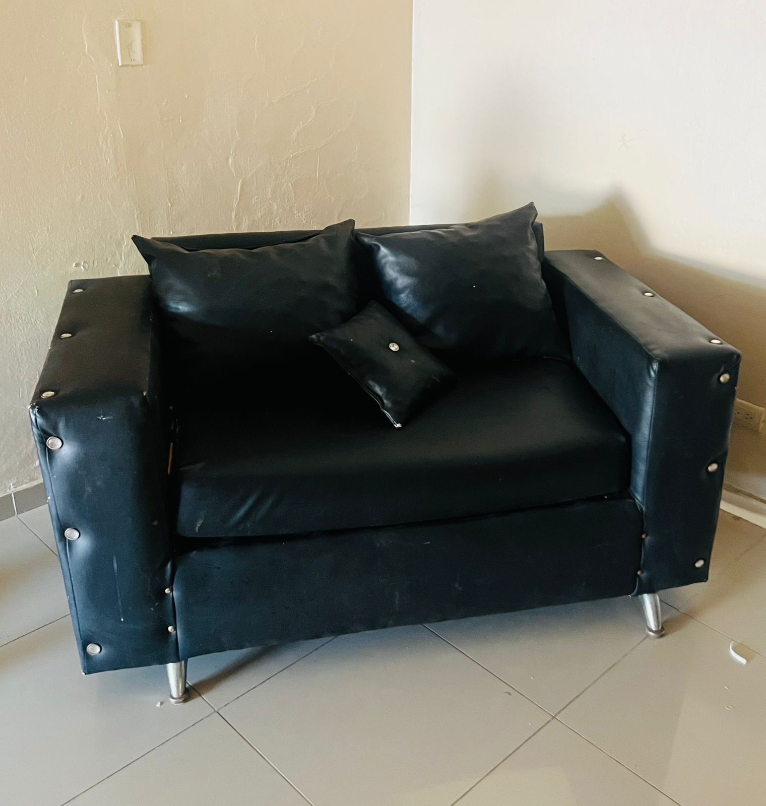 muebles y colchones - Muble Negro de alta Calidad en Vinil 