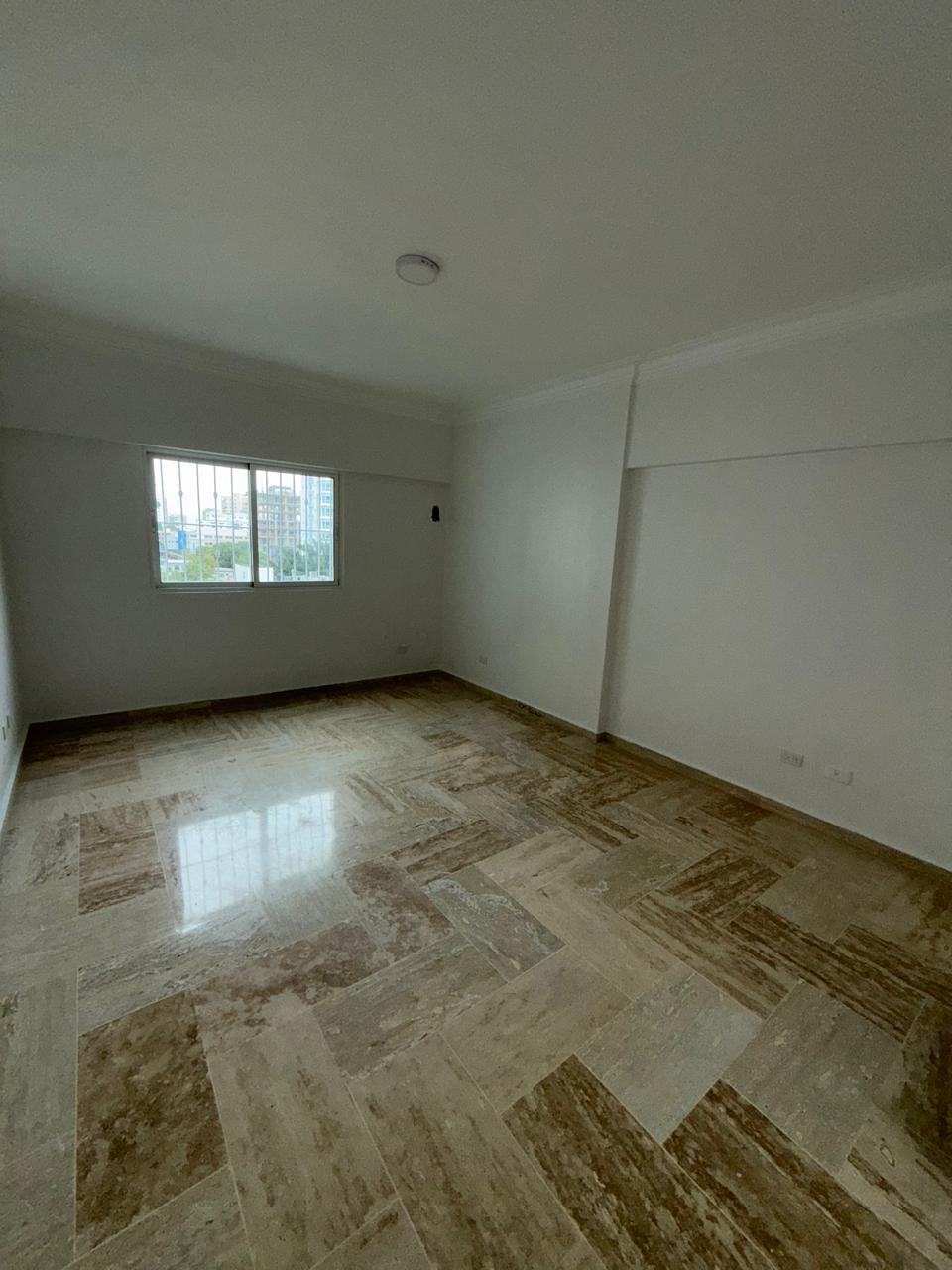 apartamentos - Se Renta Apartamento con opción a venta con amplio balcón ubicada en Naco DN 5
