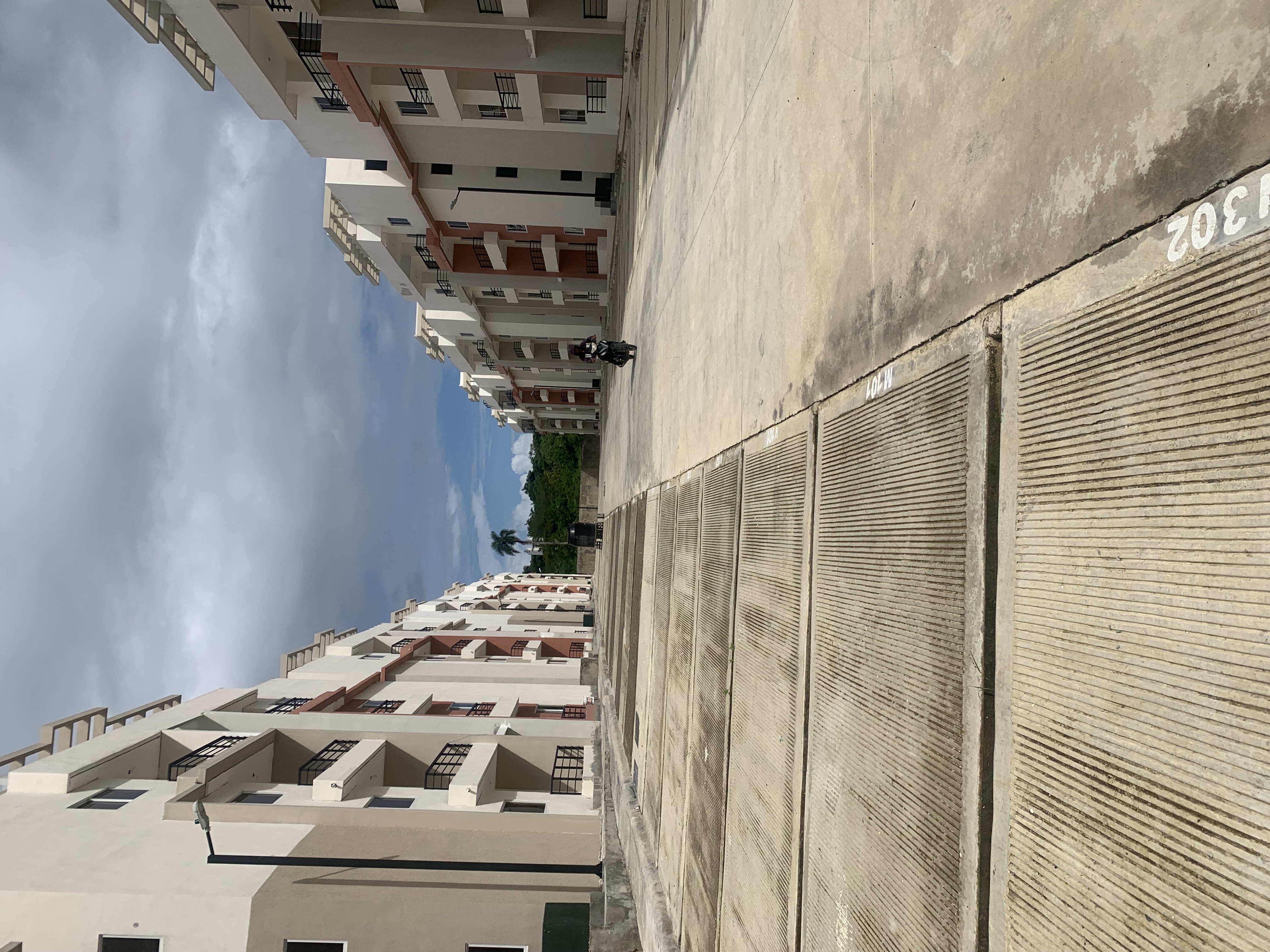 apartamentos - vendo traspaso de  apto en en construcción entrega Junio 2025 