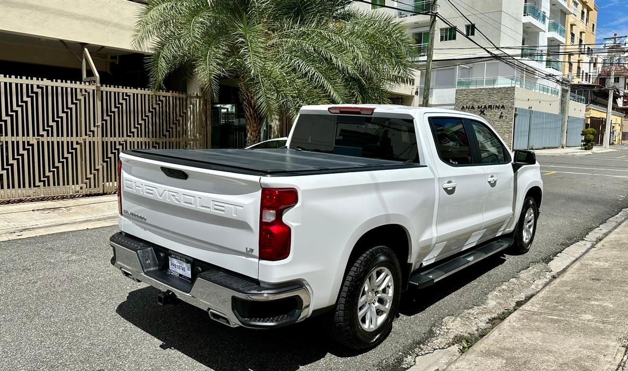 jeepetas y camionetas - Chevrolet Silverado LT  2020 diesel  3