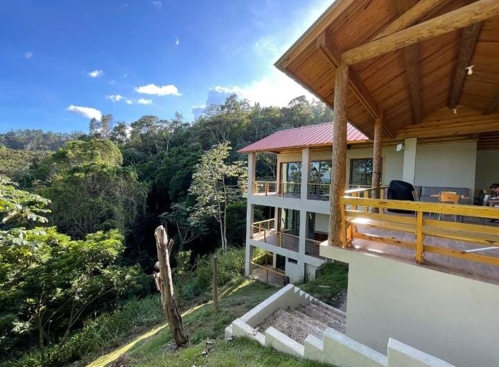casas vacacionales y villas - Villa con Vista a la Ciudad de Jarabacoa  4