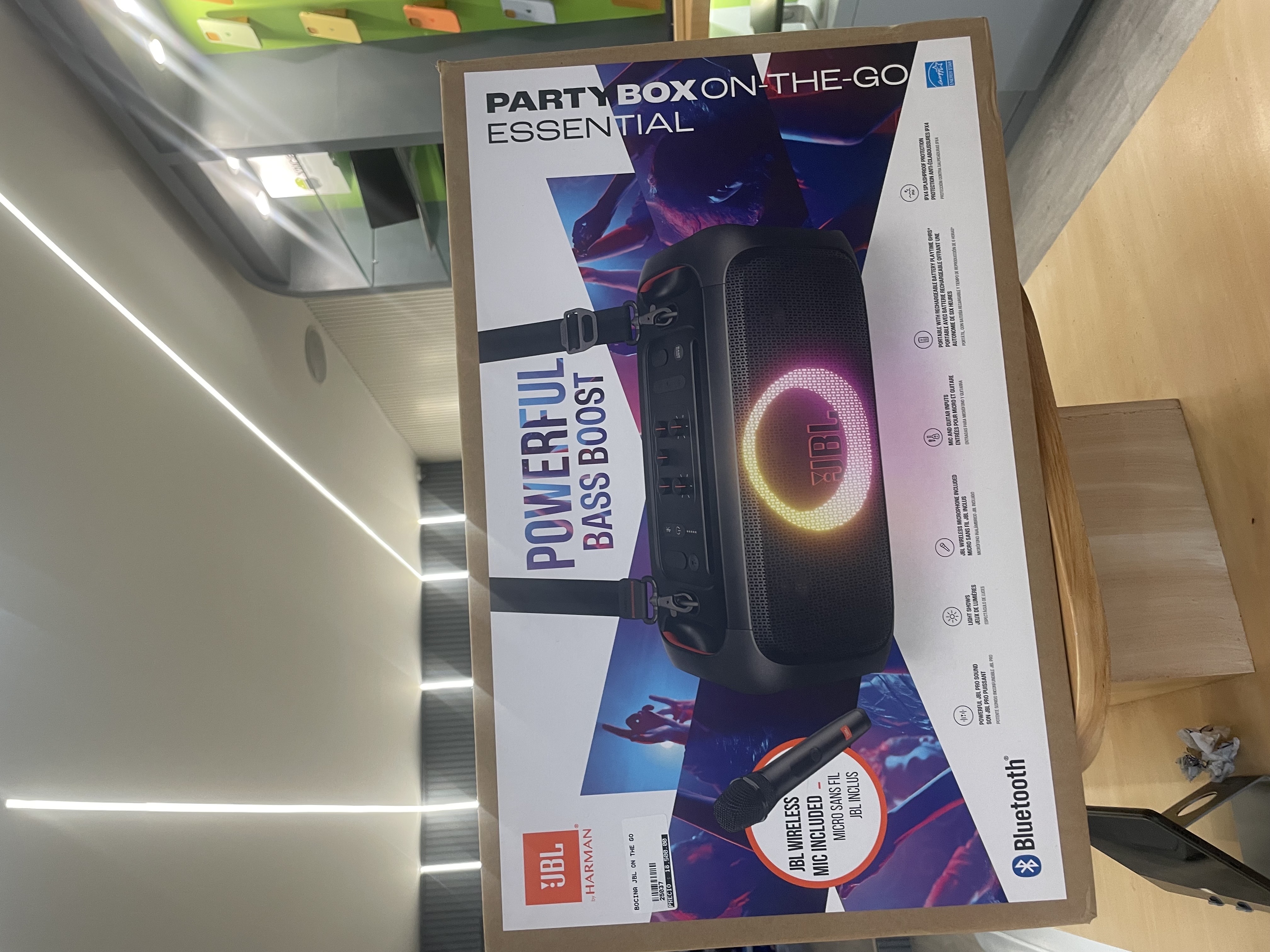 camaras y audio - Bocina JBL PARTYBOX IN THE GO ESSENTIAL CON MICRÓFONO 2