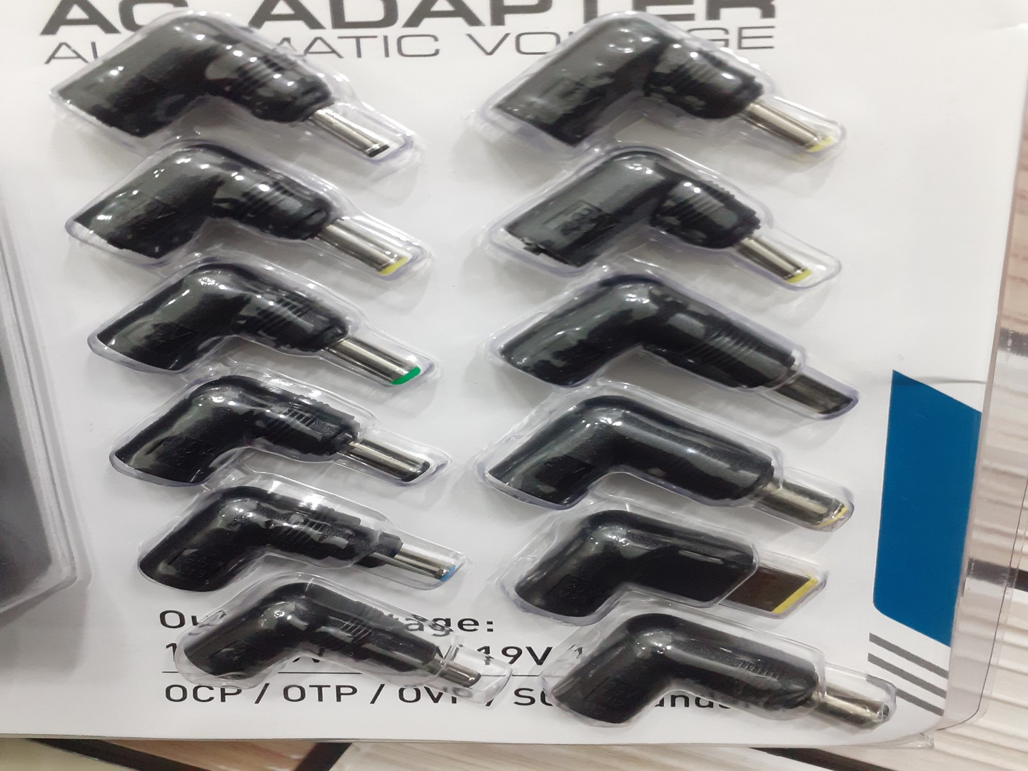 accesorios para electronica - Cargador Universal 90W para Laptop 2