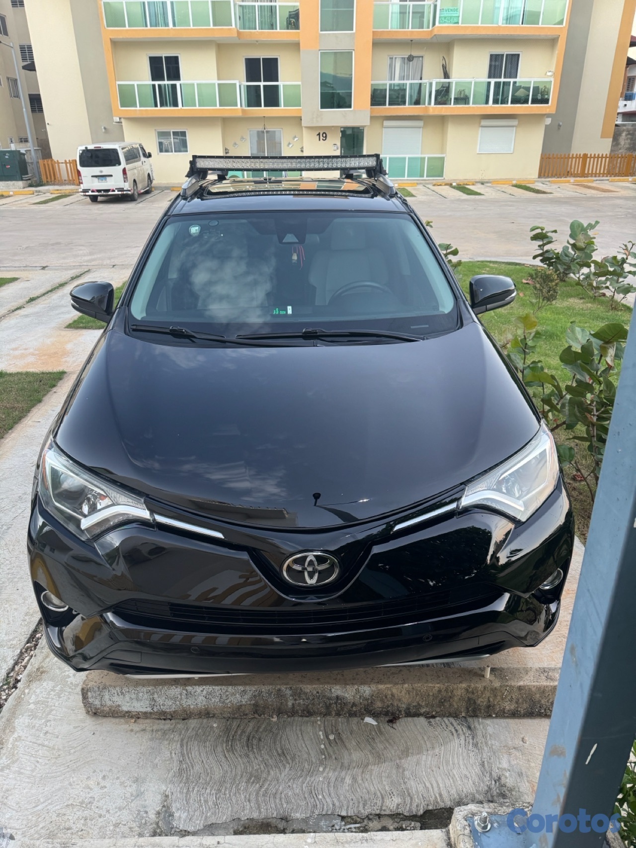 jeepetas y camionetas - Toyota RAV4 2018 – Impecable, Full Extras y Venta Directa - Negociable 
 3