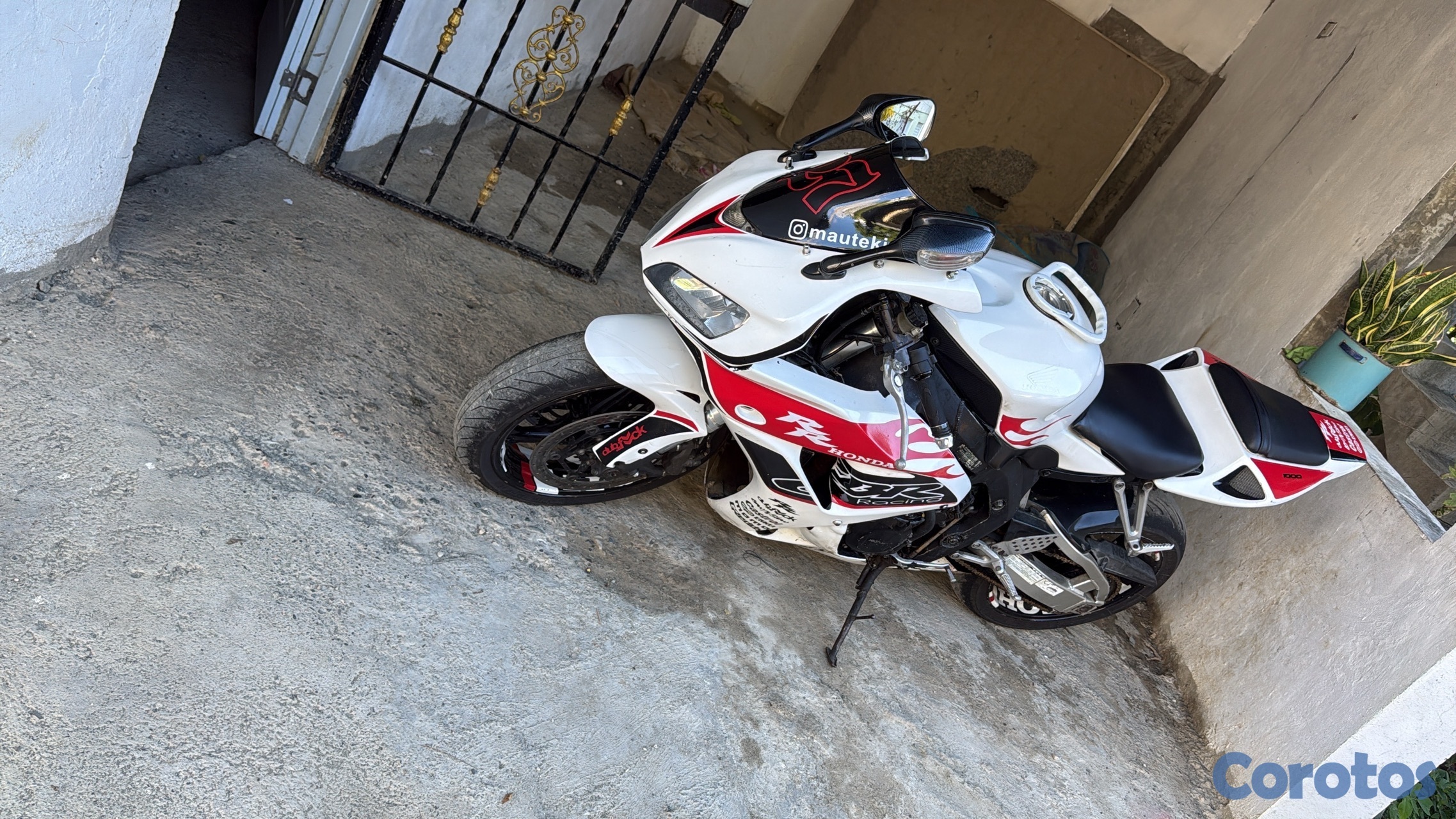 motores y pasolas - honda cbr 1000rr 2006 blanca  5
