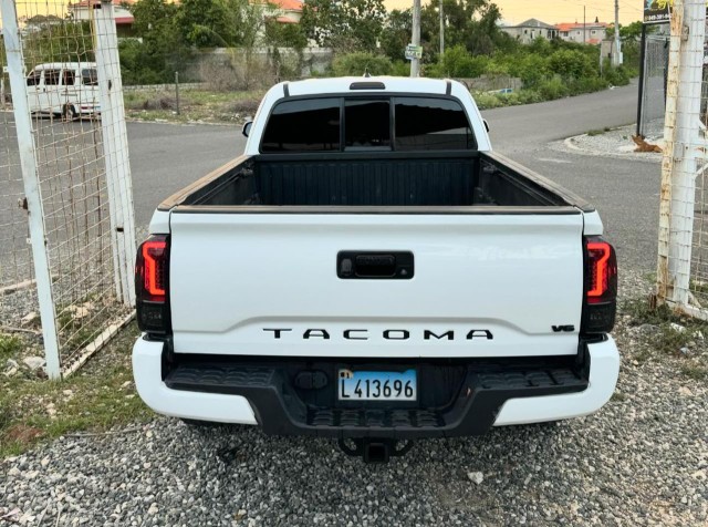 jeepetas y camionetas - Toyota tacoma trd pro 2017 5