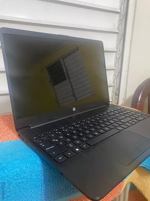 computadoras y laptops - Venta Laptop HP 15-gw0xx 10/10 Óptima 5