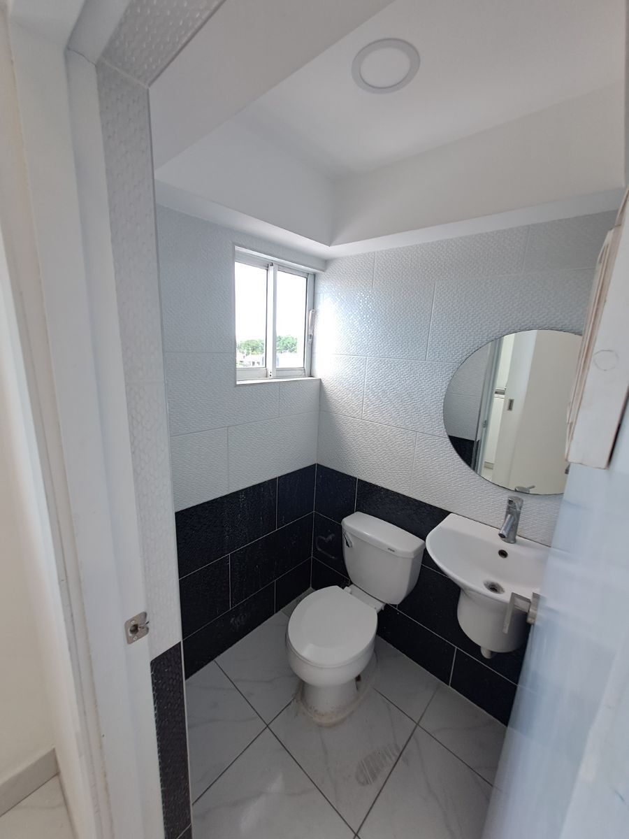 oficinas y locales comerciales - Alquilo Local 50 mts   3er piso en los prados  2